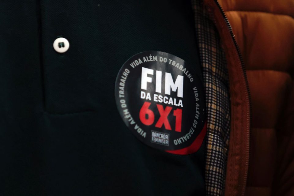 Lula enfraquecido no Congresso pode indicar rejeição da proposta de fim da escala 6×1?