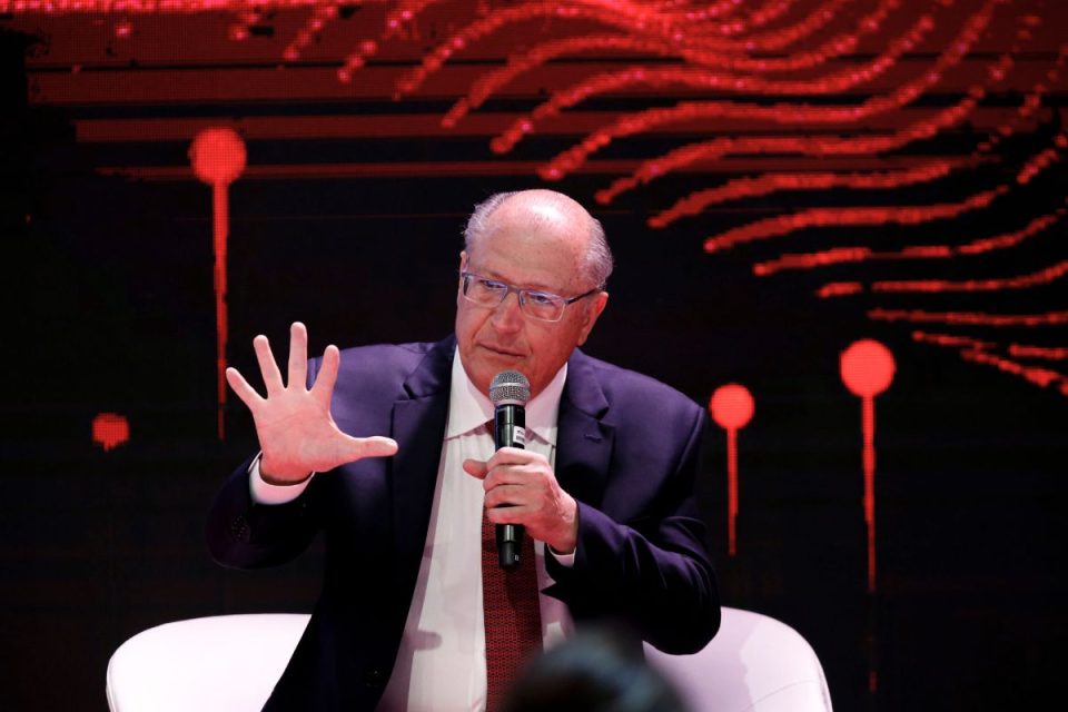 Novo marco do setor elétrico com objetivo de reduzir preço da energia é sancionado