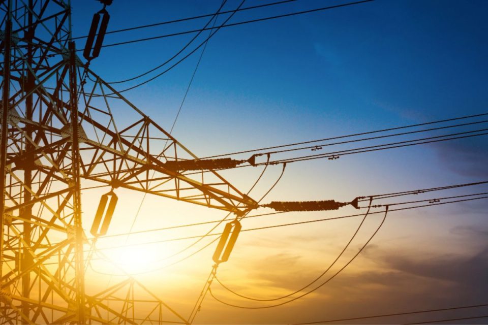 Por que a conta de luz brasileira é mais cara entre 77 países?