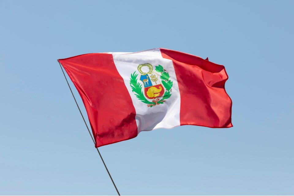 Presidente do Peru declara estado de emergência na capital; entenda