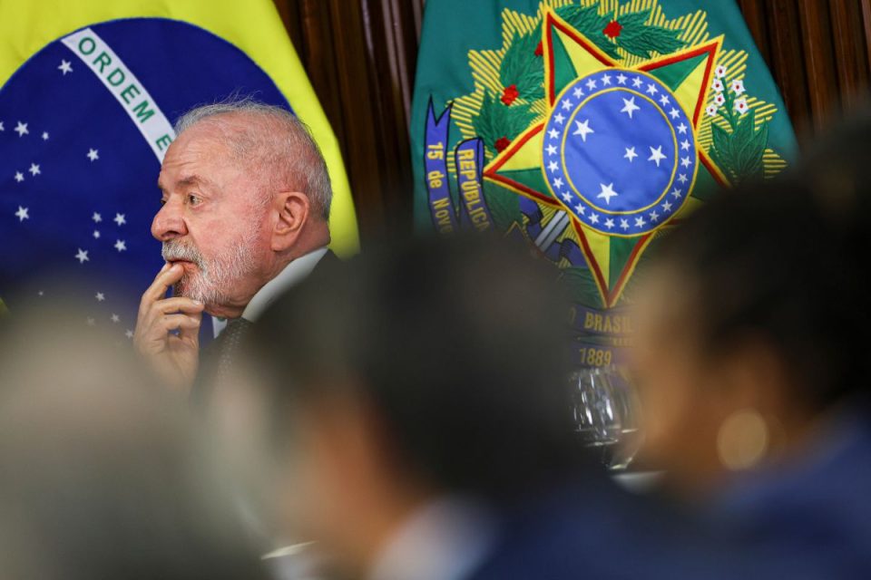 Esquerda busca nome capaz de evitar avanço da direita