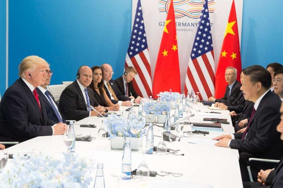 Xi Jinping afirma que China e EUA devem ser “parceiros e não rivais” durante reunião com Trump