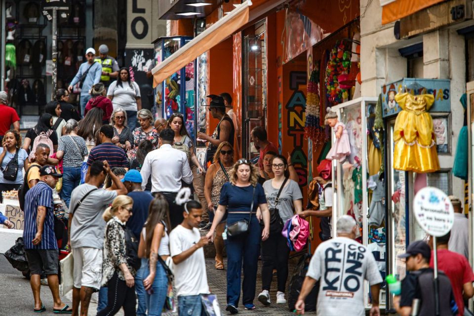 Como o IPCA influencia preços, salários e contratos no Brasil?