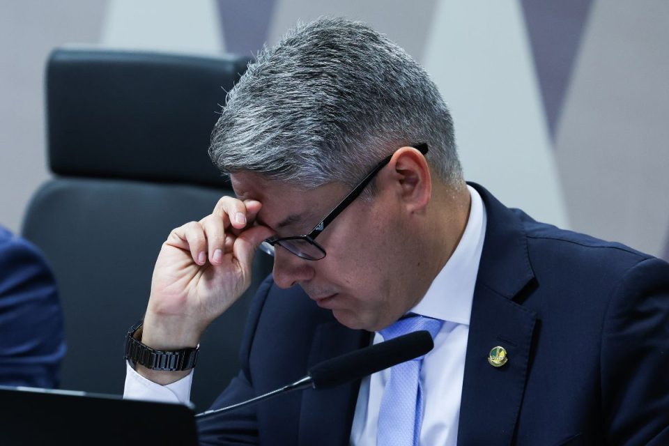 Entenda por que Alessandro Vieira entrou em rota de colisão com o STF