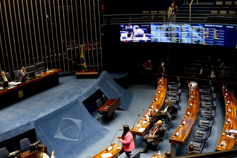 Semana no Senado: IR aprovado, fintechs na mira e nova sabatina à vista