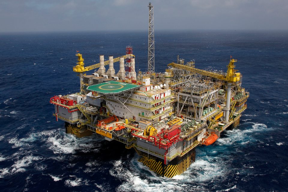 TST marca para 2 de janeiro conciliação entre Petrobras, Transpetro e sindicatos