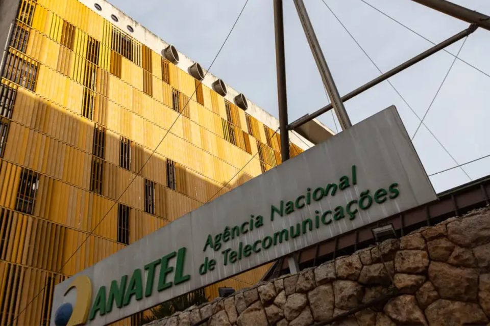 Anatel empossa dois novos conselheiros para mandatos até 2029