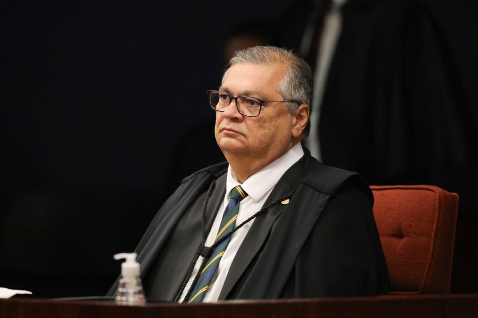 Flávio Dino suspende “penduricalhos” e reforça cumprimento do teto salarial no serviço público