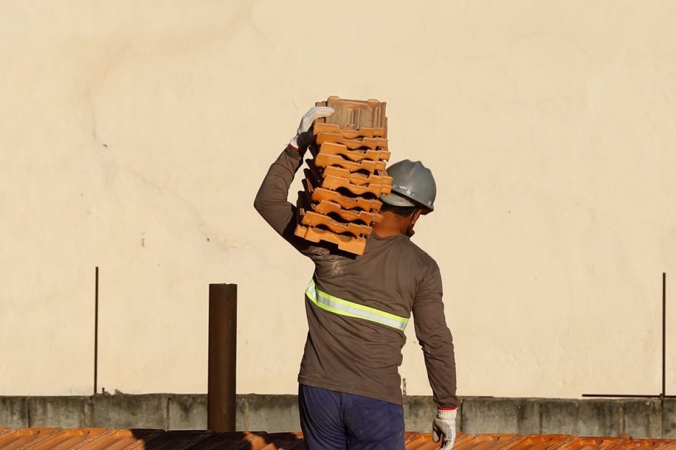 Desempenho da pequena indústria cai ao menor nível desde 2020, alerta CNI