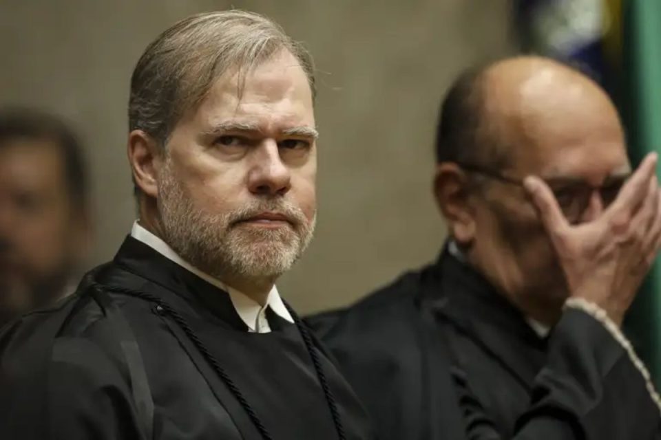 Julgamento no TSE faz Alessandro Vieira passar de caçador a caça