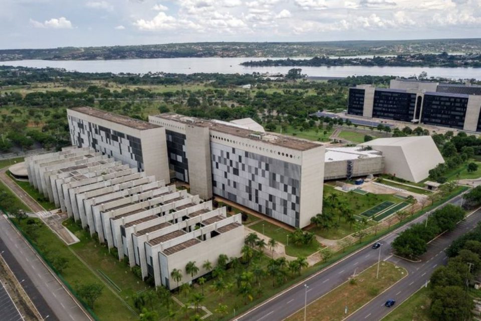 Justiça Federal deve julgar processo relacionado ao rompimento da barragem de Mariana