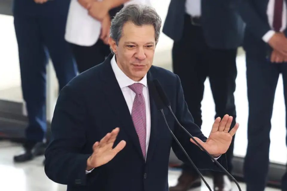 Na batalha pelo fechamento do Orçamento, Haddad confirma o envio de dois PLs ao Congresso