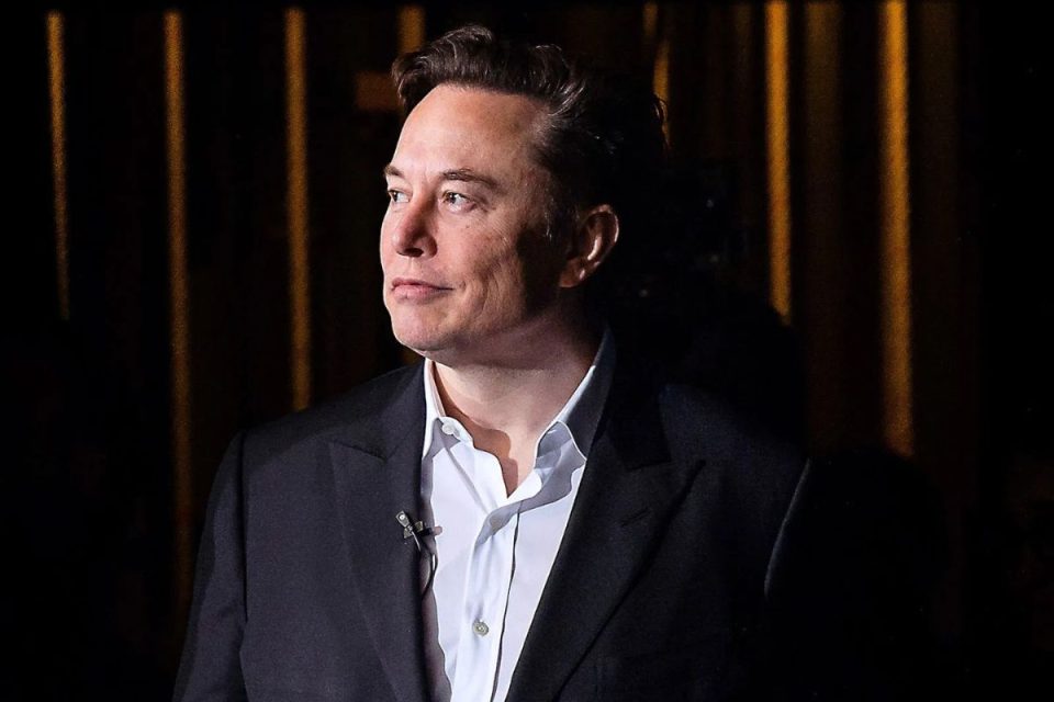 Qual é a estratégia de Elon Musk depois da compra da xAI pela SpaceX?