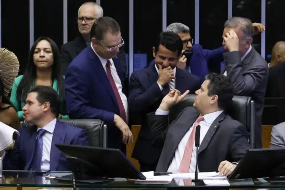 Por que o PL Antifacção volta para Câmara após ser aprovado no Senado?