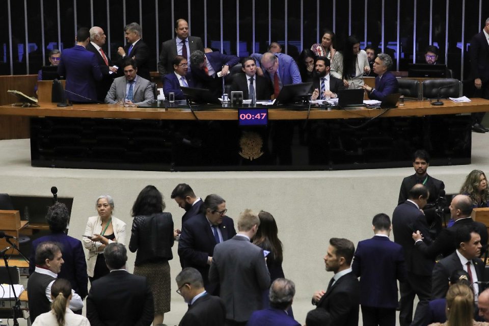PEC da Blindagem e a ruptura do espírito republicano da Constituição