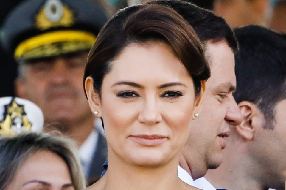 Saiba quem é Michelle Bolsonaro, candidata ao Senado pelo Distrito Federal