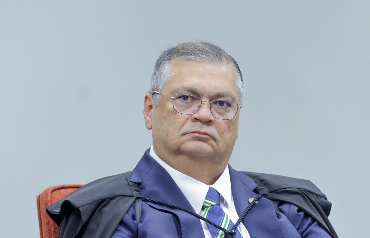 Dino suspende bloqueio impostos à Pronese