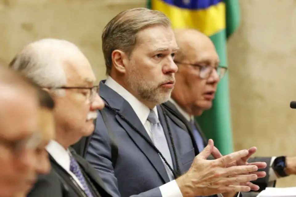 Ministros do STF querem que Toffoli abandone a relatoria do caso Master