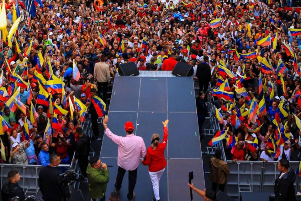 Maduro busca se proteger em meio a ameaças de Trump