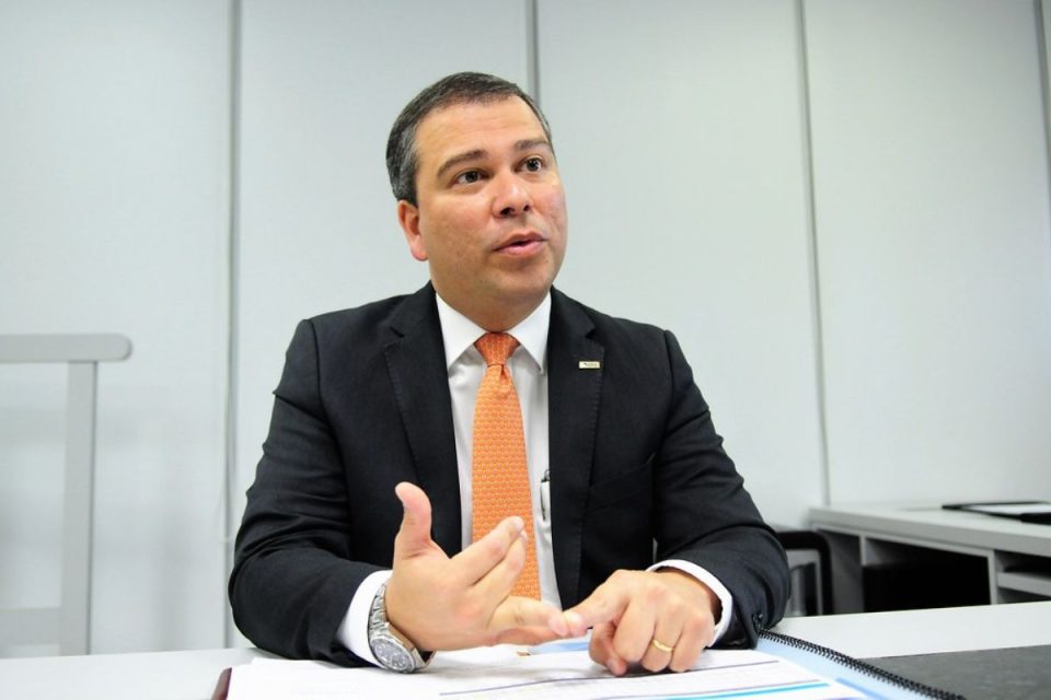 Ex-presidente do BRB Paulo Henrique Costa sinaliza possível delação após avanço de Daniel Vorcaro
