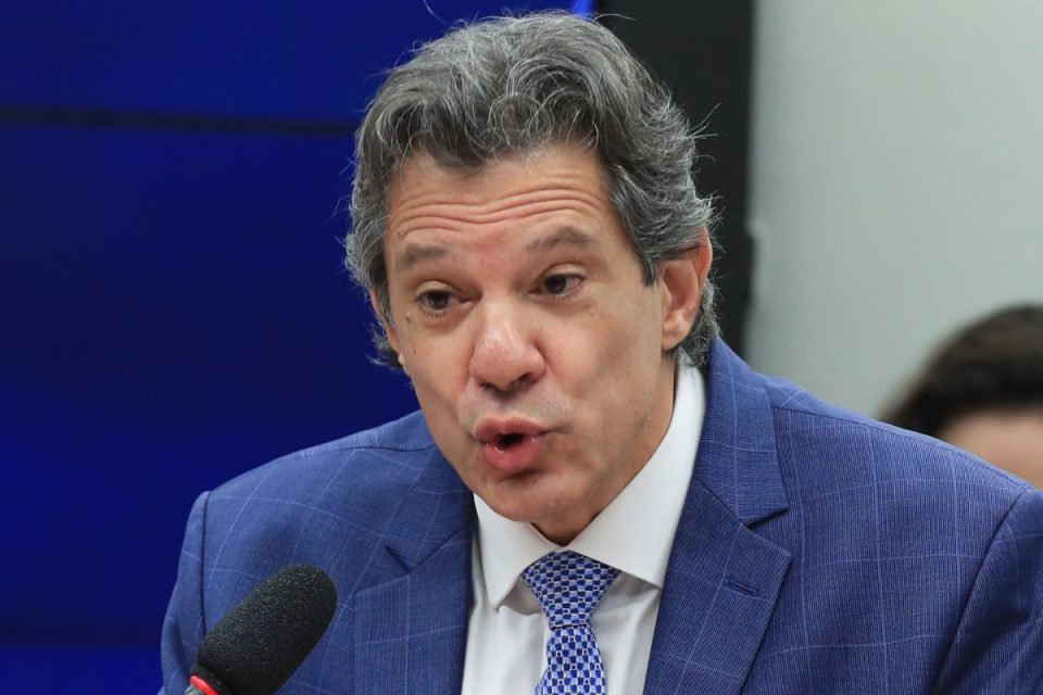 Haddad defende cooperação com EUA após operação da Receita no setor de combustíveis