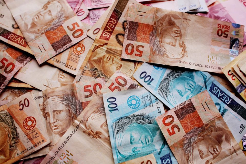 O que é o arcabouço fiscal e como ele afeta o orçamento público?