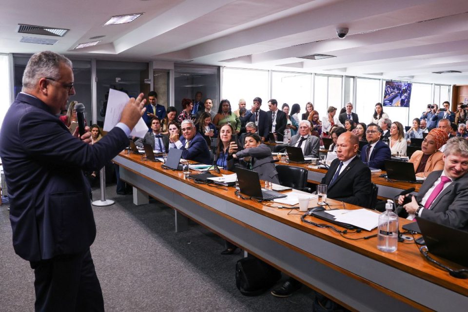 Relatório final da CPMI do INSS: entenda os principais pontos e os nomes envolvidos