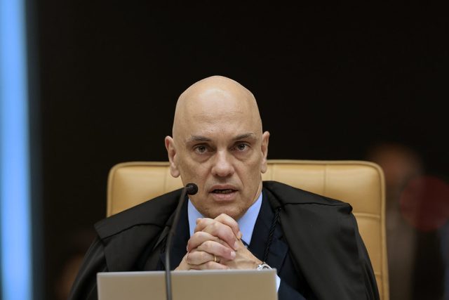 Moraes suspende julgamento sobre aportes estrangeiros em sites jornalísticos
