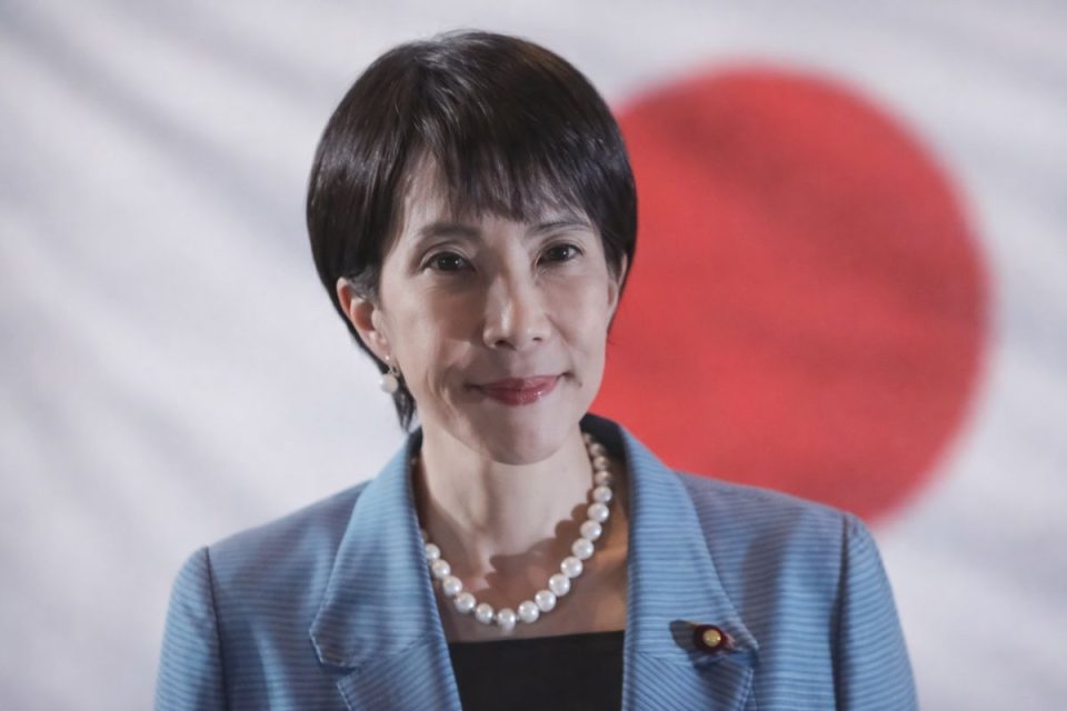 Sanae Takaichi vence eleições no Japão; entenda os reflexos sobre os investimentos no Brasil