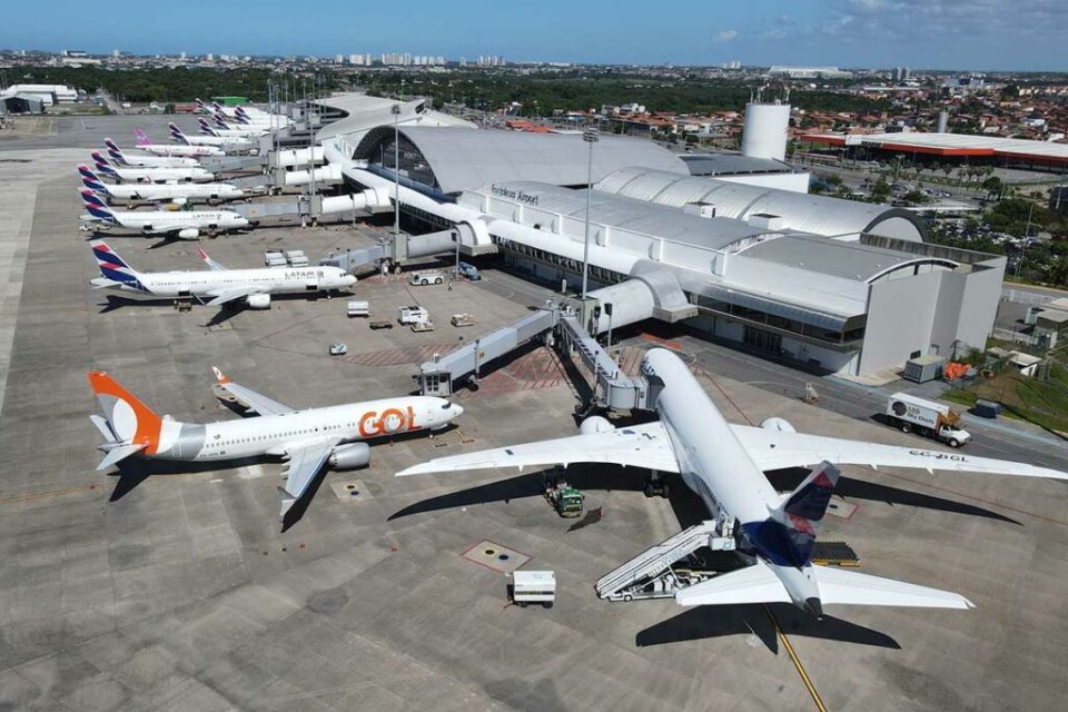 Agenda: investimentos em aeroportos; ação contra o TCU e pesquisas eleitorais