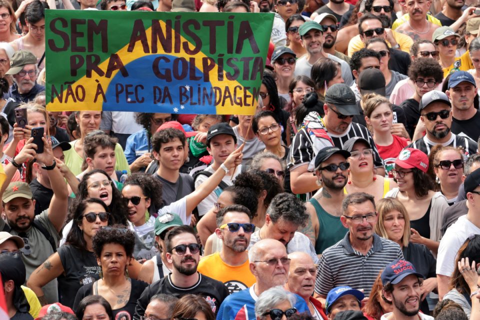 O que acontece se o Senado aprovar a PEC da Blindagem?