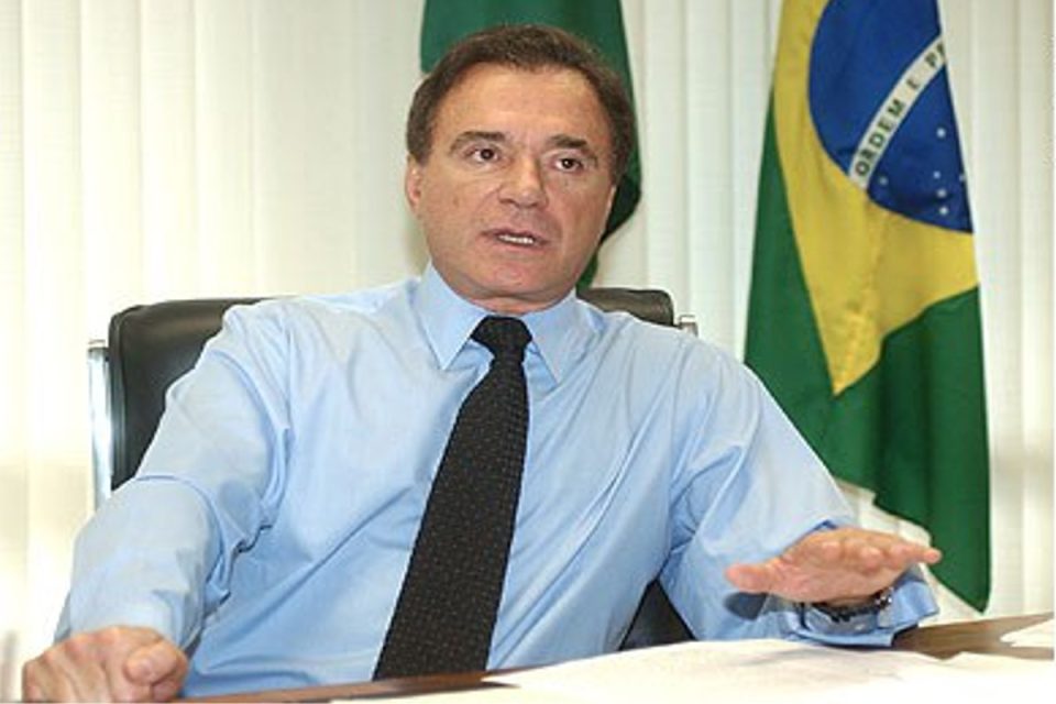 Saiba quem é Álvaro Dias, candidato ao Senado pelo Paraná