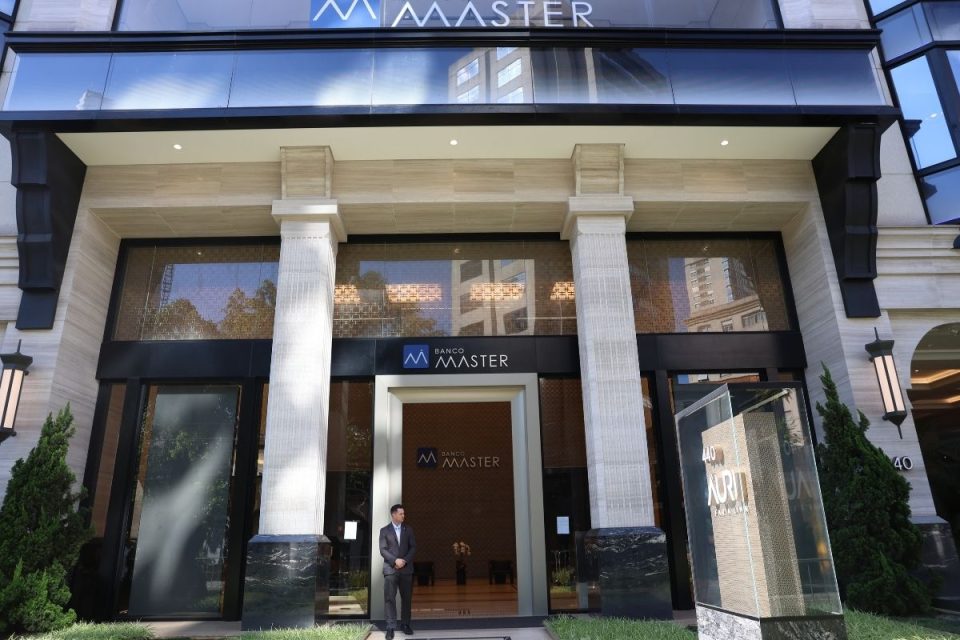 Banco Master: veja como solicitar o ressarcimento de até R$ 250 mil