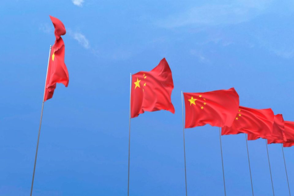 Diplomatas da China e Irã se encontram em meio a pressão dos EUA sobre Estreito de Ormuz; veja