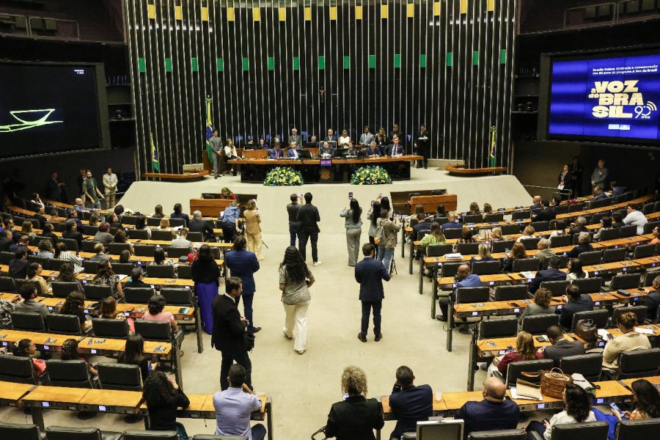 Terça-feira terá votações e audiências decisivas no Congresso e em órgãos de controle