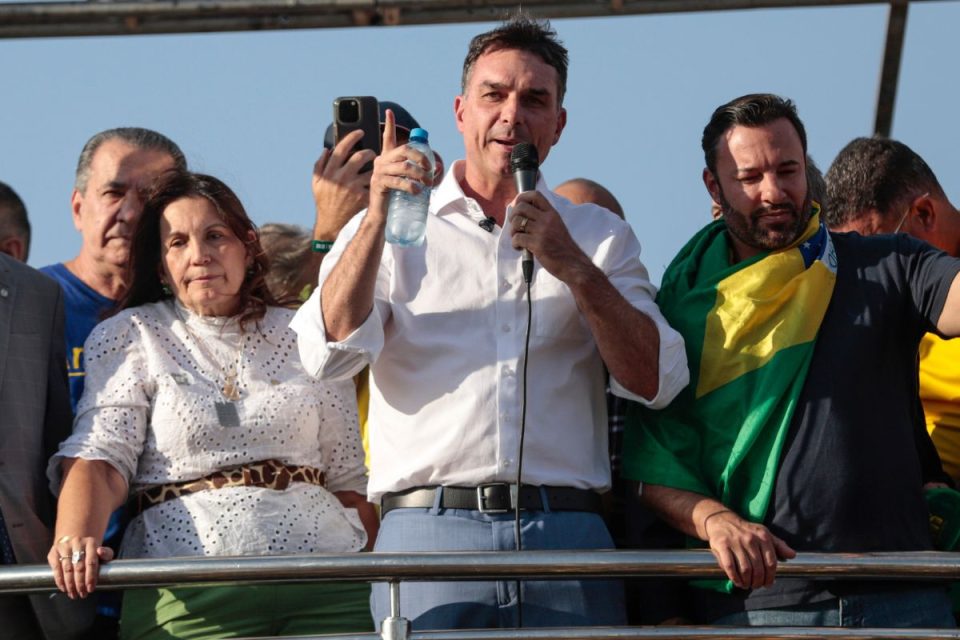 Eleições: pesquisas presidenciais medem impacto de denúncias
