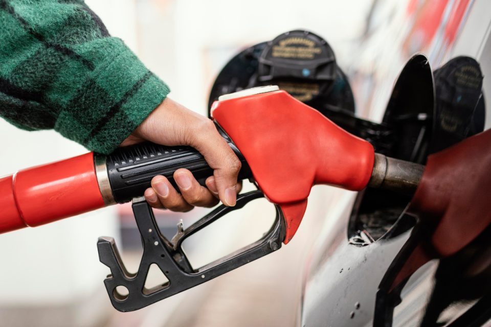 Petrobras diminui preço da gasolina a partir desta terça; saiba quanto vai custar