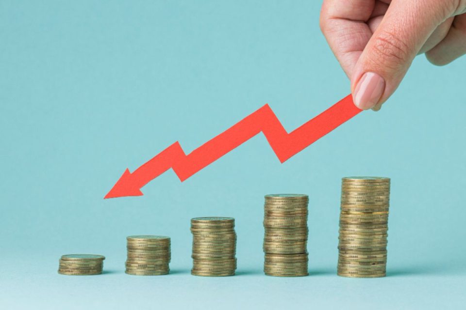 Guerra no Oriente Médio pode adiar corte de juros do Fed?