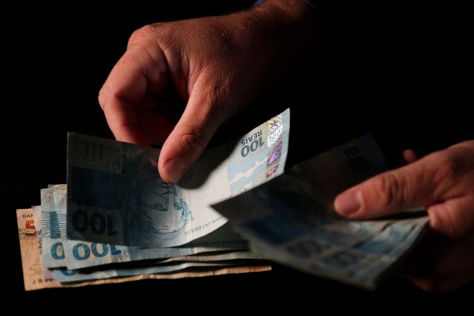 Dinheiro esquecido em bancos ultrapassa R$ 10 bilhões no país: veja o passo a passo para saber se há valores no seu nome