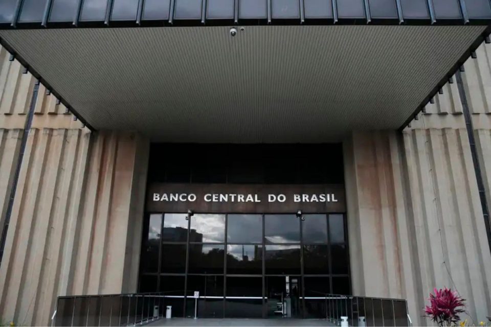 PF investiga suspeita de campanha paga para descredibilizar Banco Central