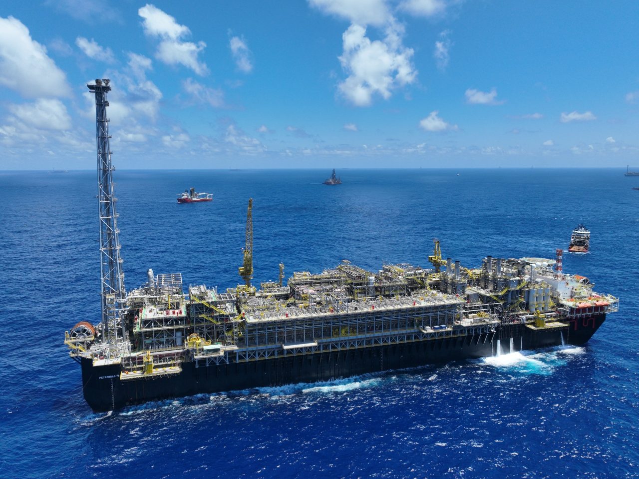 STJ mantém direito da Petrobras a crédito de ICMS sobre insumos de extração
