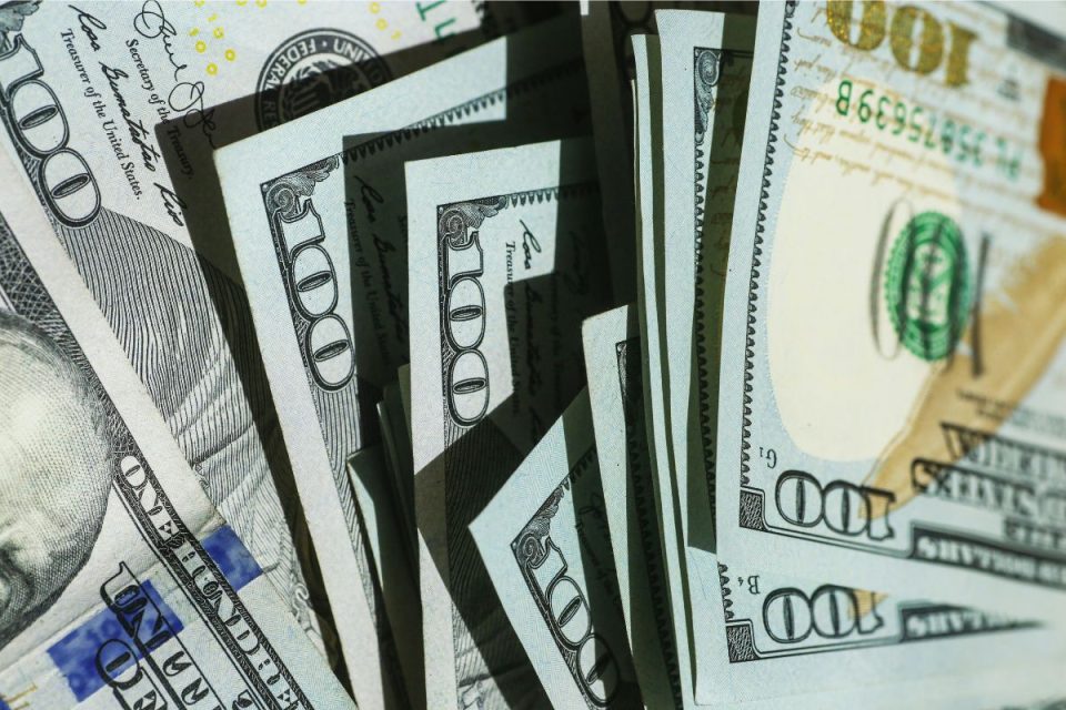 Pressões externas e desafios fiscais dominam agenda econômica