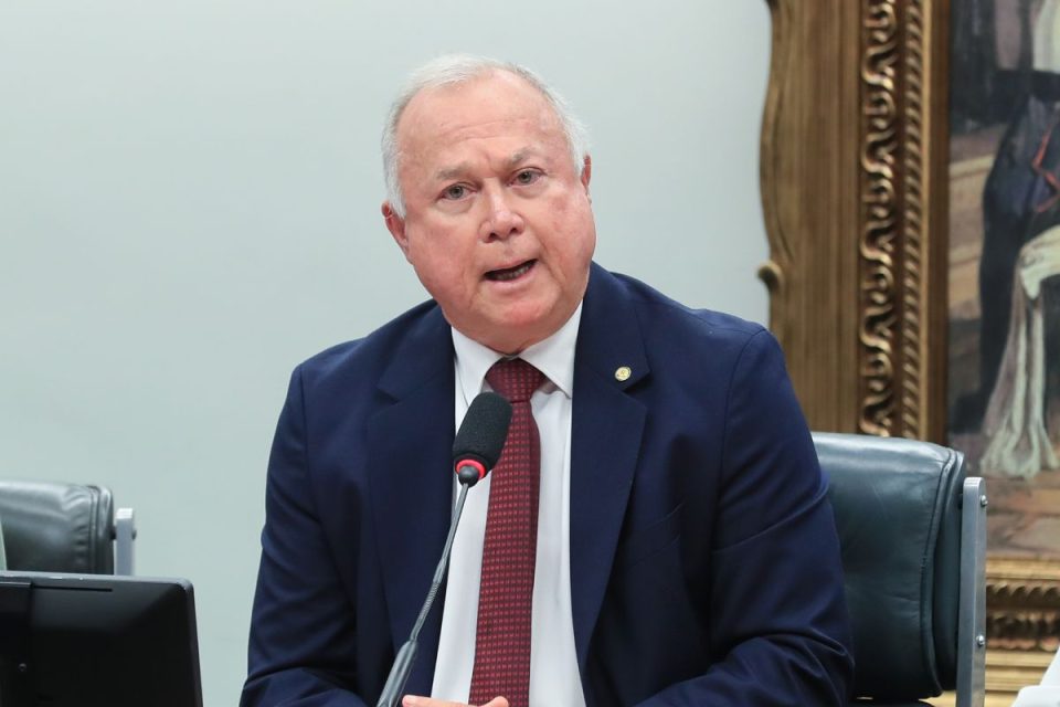 CCJ da Câmara analisa relatório referente ao fim da escala 6×1 nesta quarta-feira (22); saiba mais